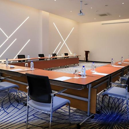 Eka Hotel Елдорет Екстериор снимка