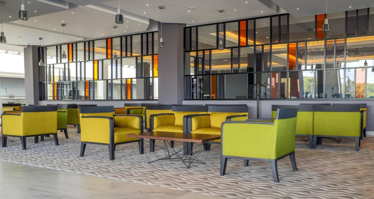 Eka Hotel Елдорет Екстериор снимка