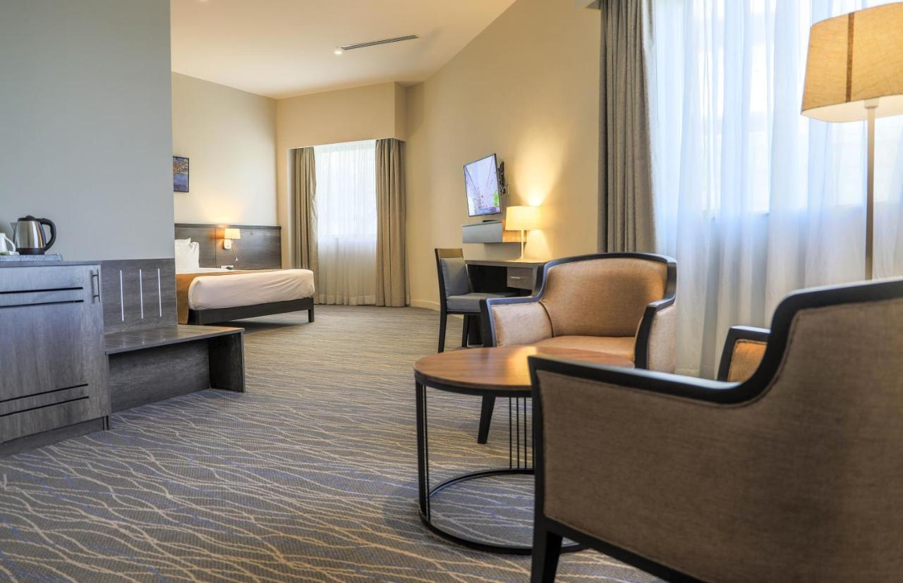 Eka Hotel Елдорет Екстериор снимка