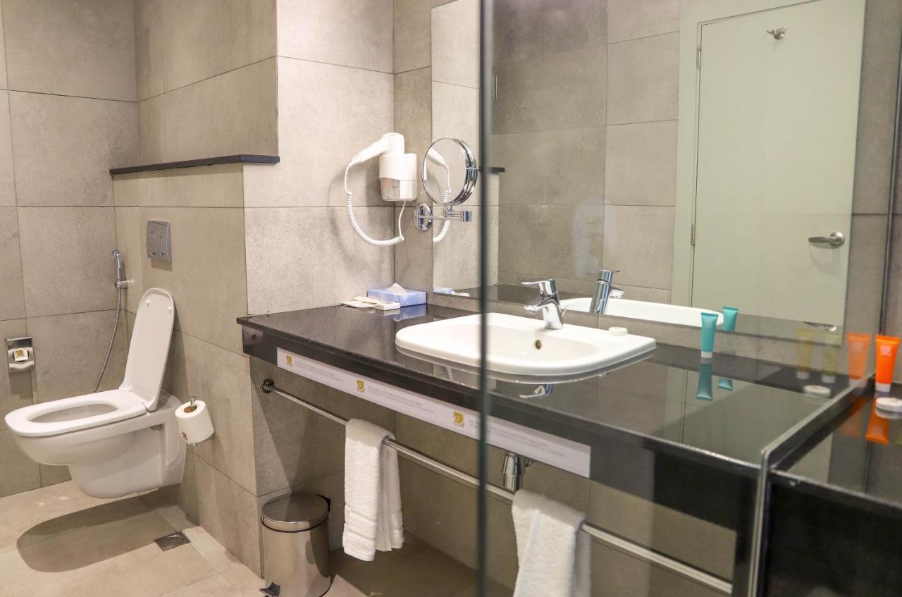 Eka Hotel Елдорет Екстериор снимка