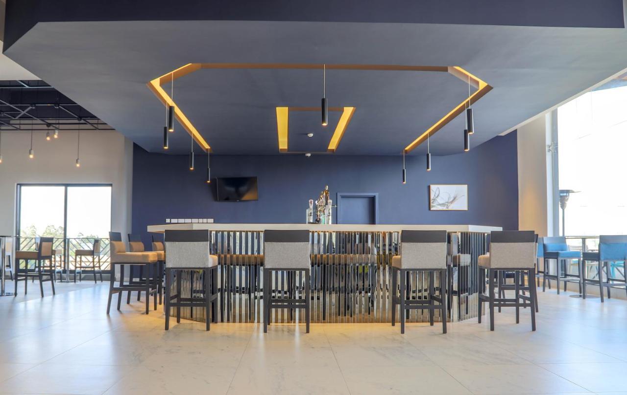 Eka Hotel Елдорет Екстериор снимка