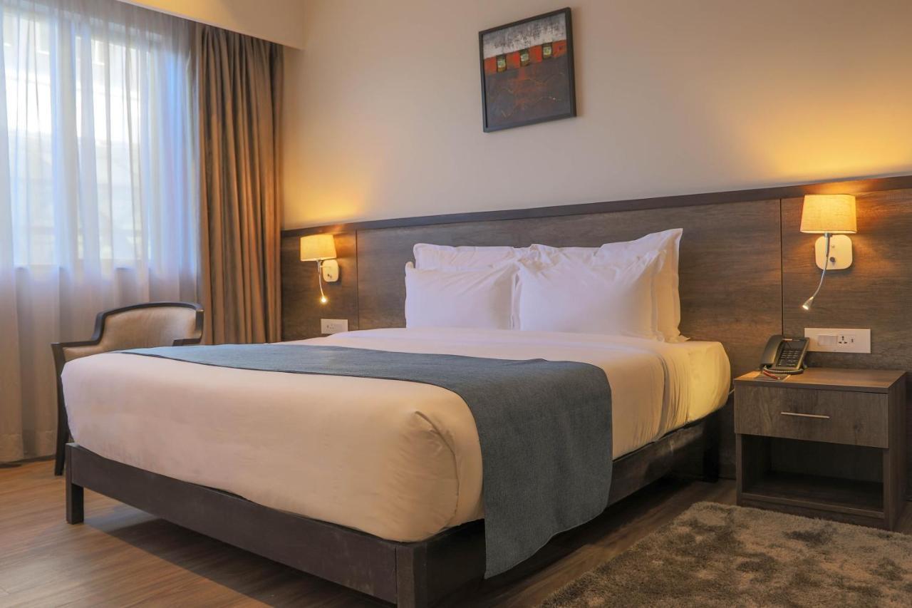 Eka Hotel Елдорет Екстериор снимка